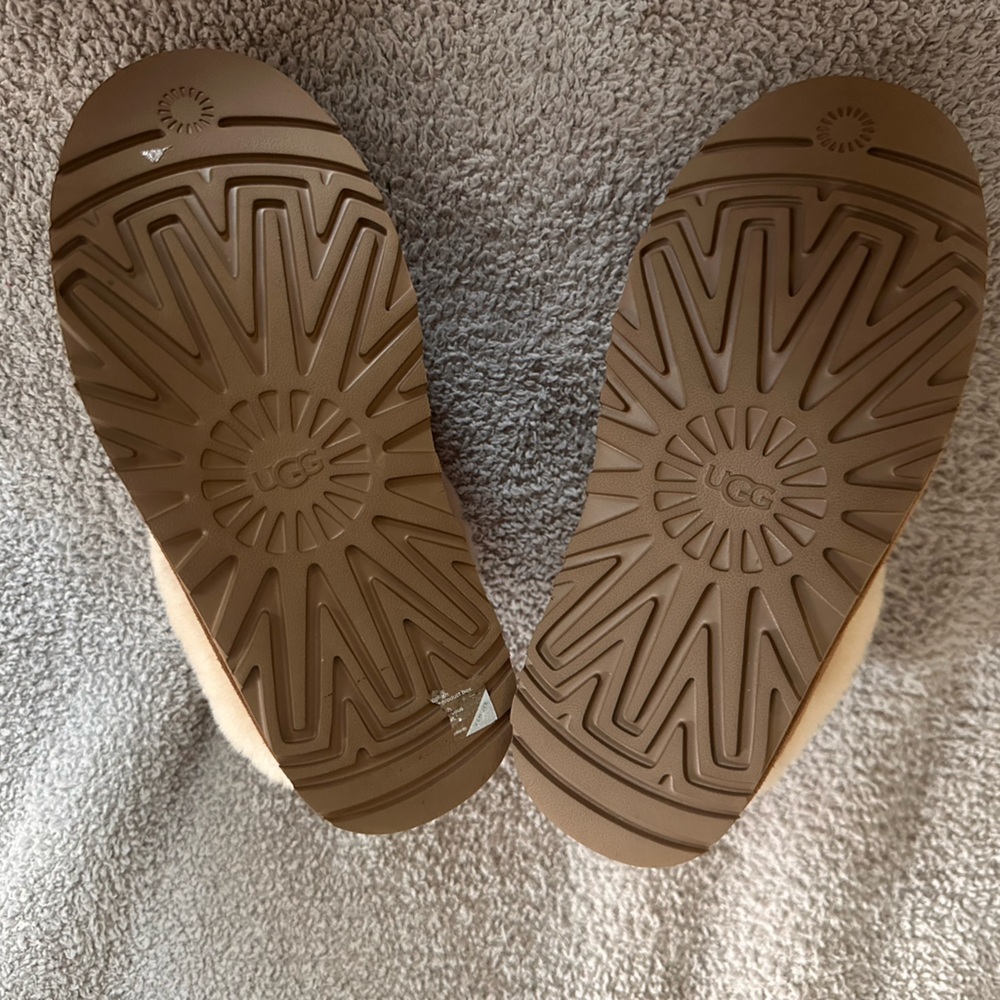 UGG Chestnut Brown Shearling-Lined Platform Slipp… - image 9